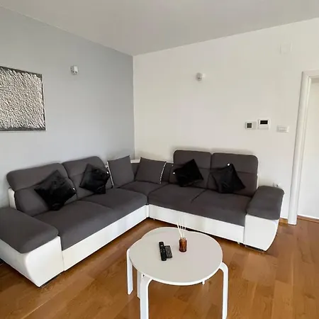 La Storia - House With Free Private Parking * זאדאר