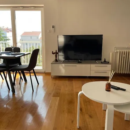 La Storia - House With Free Private Parking Apartament *
